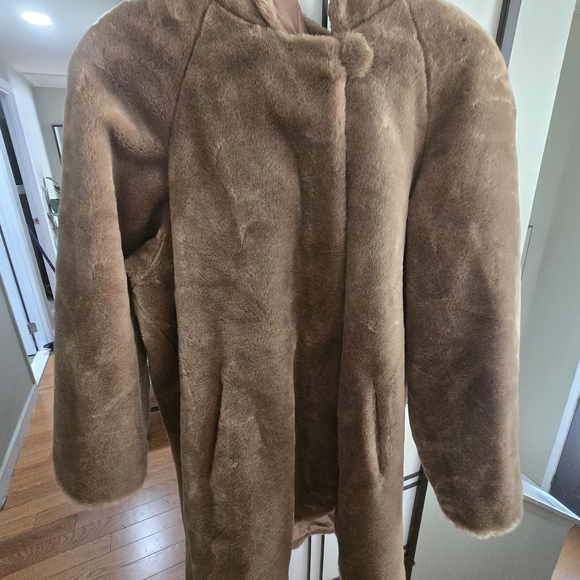 Women's Tan Faux Fur  Dennis Basso Coat Made In Usa - Picture 13 of 16
